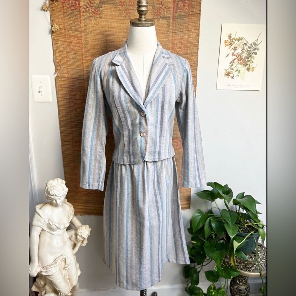 Vintage 1970’s Pastel Striped Blazer & Skirt Suit Set Small